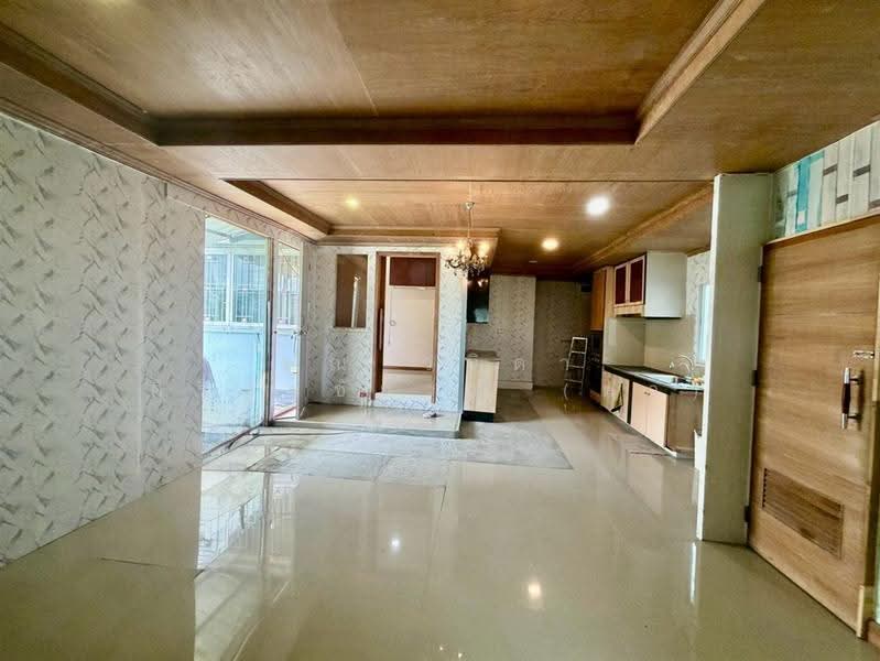 Flora Ville Park City Suwinthawong, Bangkok, Suwinthawong Road, Lam Phak Chi, Nong Chok, Bangkok, 4 Bedrooms, 250 sqm, Single Detached House For Sale, by คุณ วนิดา ศิริสุขชัยวุฒิ (ดา), 500499064 - DDproperty.com