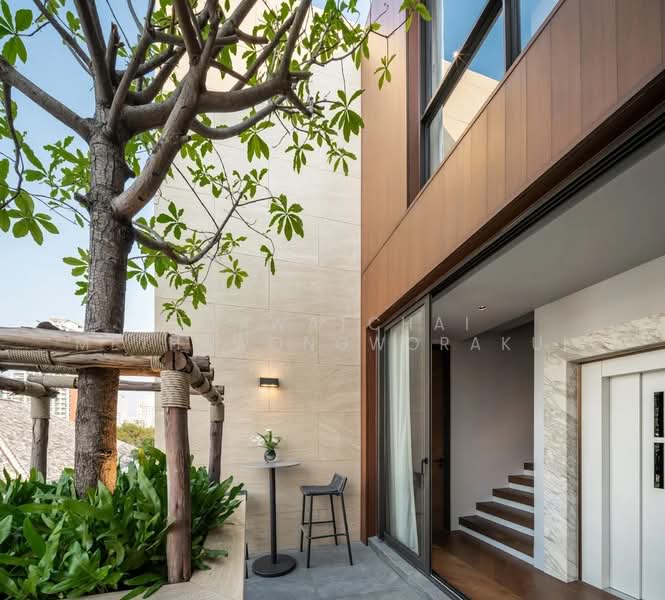 VILLAZZO 11 Phahol-Ari, Bangkok, Pracha Nimit 1 Alley, Samsen Nai, Phaya Thai, Bangkok, 4 Bedrooms, 760 sqm, Single Detached House For Sale, by Thawatchai Methawongworakul, 500499106 - DDproperty.com