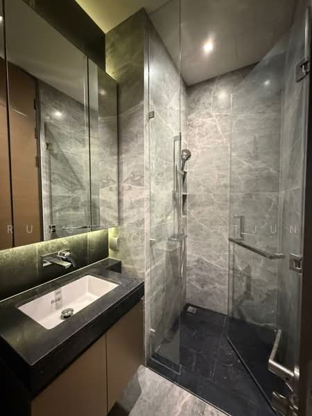 28 Chidlom, Bangkok, 28 Chit Lom Alley, Lumphini, Pathum Wan, Bangkok, 2 Bedrooms, 74 sqm, Condo For Sale, by Rungkan Wijitjun, 500499273 - DDproperty.com