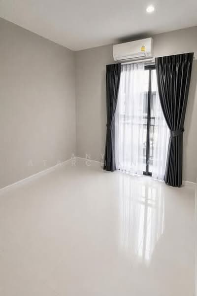 Elephant Tower, Bangkok, 3300 Phahonyothin Road, Chatuchak, Bangkok, 3 Bedrooms, 116 sqm, Condo For Rent, by Anya Atarchanai, 500499309 - DDproperty.com