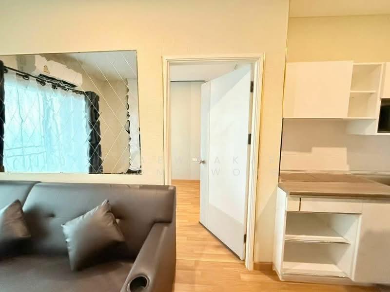 Lumpini Place Ratchada-Sathu, Bangkok, 501 3 Sathu Pradit 27 Alley, Chong Nonsi, Yan Nawa, Bangkok, 1 Bedroom, 29 sqm, Condo For Rent, by Praewpakar Soontawong, 500499368 - DDproperty.com