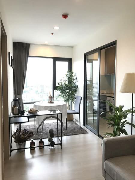 Rhythm Sukhumvit 36-38, Bangkok, 55 Soi Sukhumvit 36, Sukhumvit Road, Phra Kanong, Khlong Toei, Bangkok, 1 Bedroom, 33 sqm, Condo For Rent, by Nakarin Sookpaiboon, 500499375 - DDproperty.com