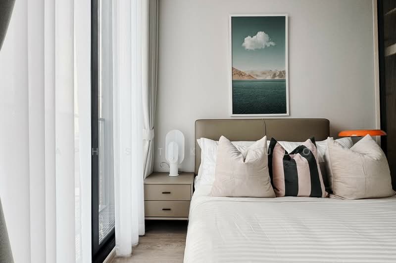 Noble State 39, Bangkok, 35 Soi Sukhumvit 39, Khlong Tan Nua, Watthana, Bangkok, 1 Bedroom, 30 sqm, Condo For Rent, by Aphisit Khotudon, 500499402 - DDproperty.com