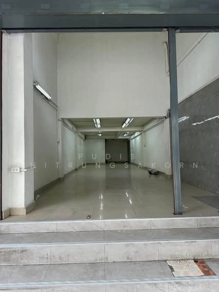 Commercial Space for Rent – Ratchadaphisek, Sutthisan | Great Business Location, Bangkok, Phra Kanong Nua, Watthana, Bangkok, , 120 sqm, Business For Rent, by Pudis Chitrungsakorn, 500499504 - DDproperty.com
