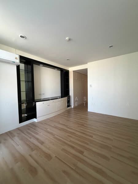 River House Condominium : ริเวอร์ เฮ้าส์ คอนโดมิเนียม, กรุงเทพ, 764 ถนนลาดหญ้า, คลองสาน, กรุงเทพ, 220 ตร.ม., คอนโด ให้เช่า, โดย Pensasi Ongphichetmetha, 500499580 - DDproperty.com
