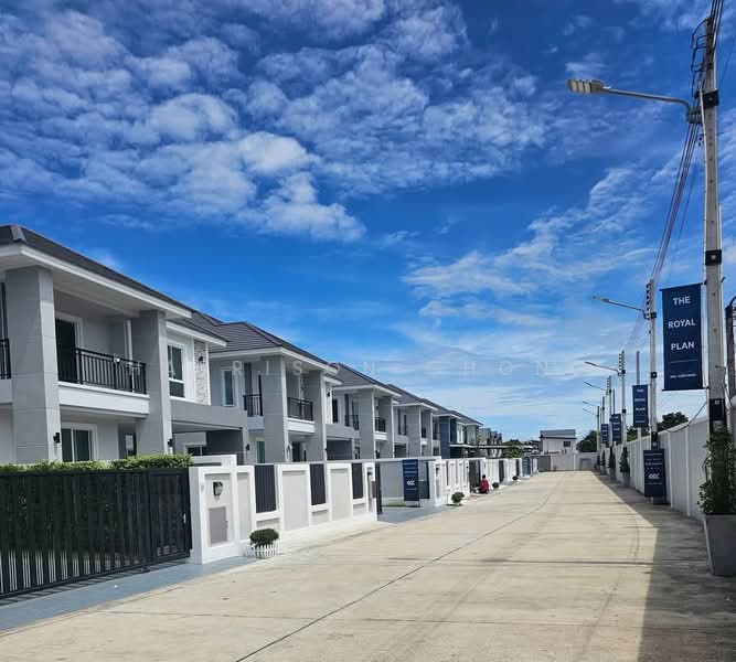 undefined, Chon Buri (Pattaya), Huai Kapi, Muang Chon Buri, Chon Buri (Pattaya), 4 Bedrooms, 269 sqm, Single Detached House For Sale, by Harrison Chong, 500499585 - DDproperty.com