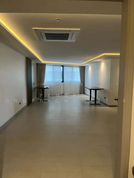 President Park Sukhumvit 24, Bangkok, 99 Sukhumvit 24 Alley, Khlongtoei Nua, Watthana, Bangkok, 3 Bedrooms, 223 sqm, Condo For Rent, by Pensasi Ongphichetmetha, 500499596 - DDproperty.com