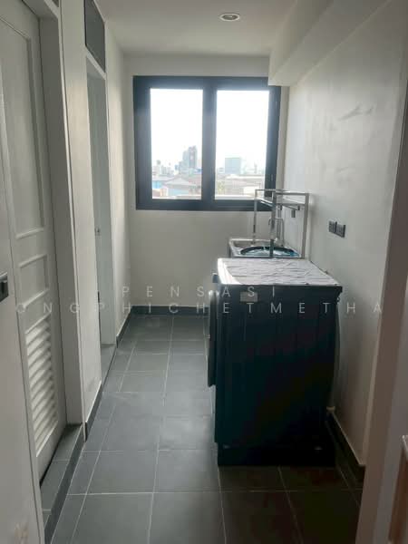 President Park Sukhumvit 24, Bangkok, 99 Sukhumvit 24 Alley, Khlongtoei Nua, Watthana, Bangkok, 3 Bedrooms, 223 sqm, Condo For Rent, by Pensasi Ongphichetmetha, 500499596 - DDproperty.com