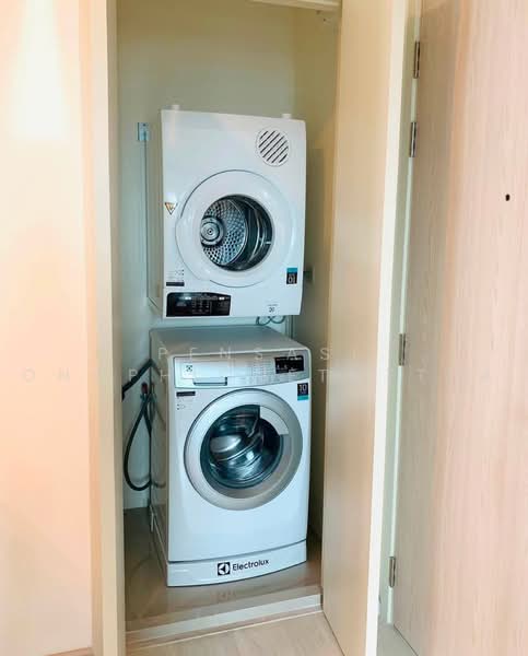 Life Asoke, Bangkok, Asoke-Dindang Road, Bang Kapi, Huai Khwang, Bangkok, 2 Bedrooms, 55 sqm, Condo For Rent, by Pensasi Ongphichetmetha, 500499616 - DDproperty.com