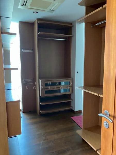 Ficus Lane, Bangkok, Soi Sukhumvit 44/1, Phra Kanong, Khlong Toei, Bangkok, 3 Bedrooms, 199 sqm, Condo For Rent, by Pensasi Ongphichetmetha, 500499637 - DDproperty.com