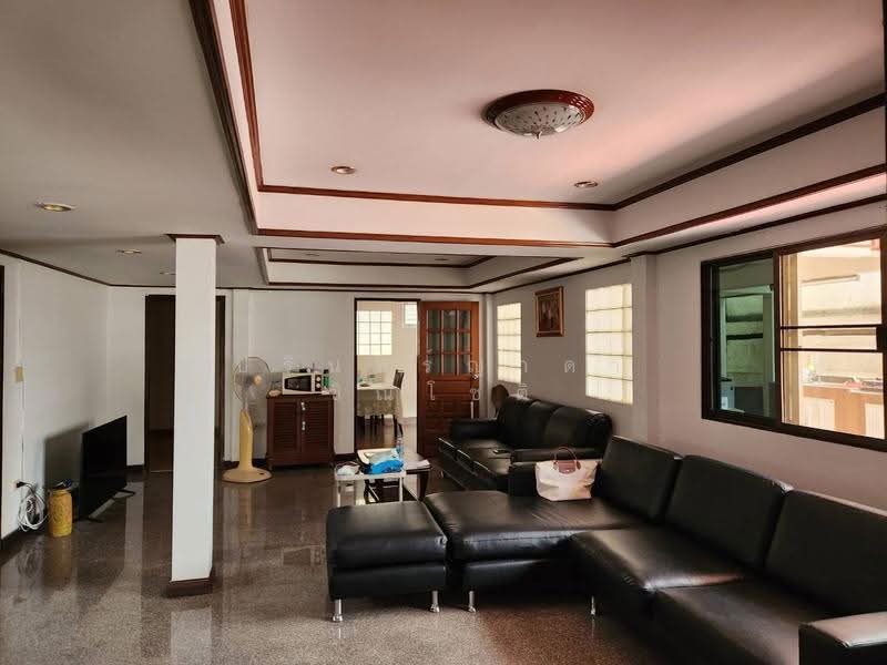 House Mengjai – Huai Khwang Pracha Rat Bamphen 24, Bangkok, ซอย ประชาราษฎร์บำเพ็ญ 24, Samsen Nok, Huai Khwang, Bangkok, 5 Bedrooms, 200 sqm, Single Detached House For Rent, by ปรินทร์ญาดา ชิณโชติ, 500499690 - DDproperty.com