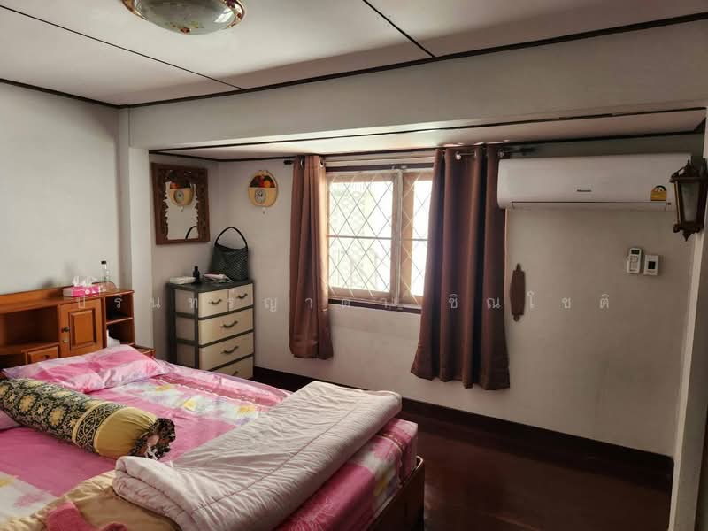 House Mengjai – Huai Khwang Pracha Rat Bamphen 24, Bangkok, ซอย ประชาราษฎร์บำเพ็ญ 24, Samsen Nok, Huai Khwang, Bangkok, 5 Bedrooms, 200 sqm, Single Detached House For Rent, by ปรินทร์ญาดา ชิณโชติ, 500499690 - DDproperty.com