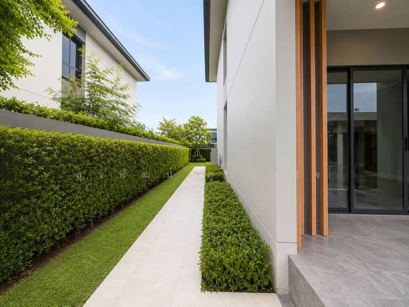 Lake Legend Bangna-Suvarnabhumi, Samut Prakan, Soi King Kaew 37, Rachathewa, Bang Plee, Samut Prakan, 4 Bedrooms, 489 sqm, Single Detached House For Sale, by สุรพัฒน์ ภูธนากิจ, 500499702 - DDproperty.com