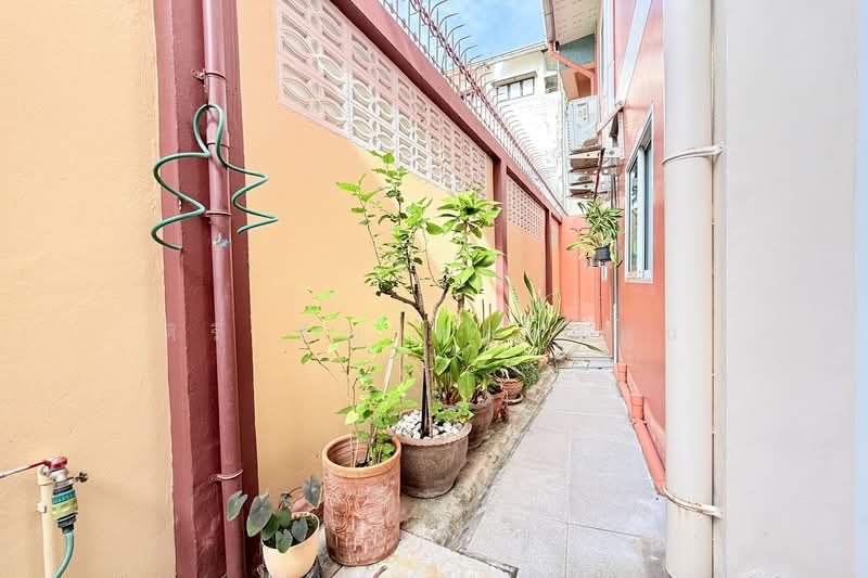 บ้าน จรัญสนิทวงศ์ 57/2, Bangkok, Bang Bamru, Bang Phlat, Bangkok, 6 Bedrooms, 334 sqm, Single Detached House For Sale, by ศิริเพ็ญ ทองอ่อน, 500499775 - DDproperty.com