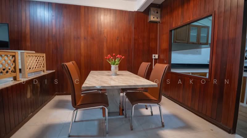 4-Storey Townhome for Rent – Ekkamai, Sukhumvit, Bangkok, Khlong Tan Nua, Watthana, Bangkok, 5 Bedrooms, 350 sqm, Townhouse For Rent, by Pudis Chitrungsakorn, 500499833 - DDproperty.com