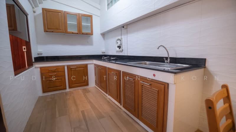4-Storey Townhome for Rent – Ekkamai, Sukhumvit, Bangkok, Khlong Tan Nua, Watthana, Bangkok, 5 Bedrooms, 350 sqm, Townhouse For Rent, by Pudis Chitrungsakorn, 500499833 - DDproperty.com
