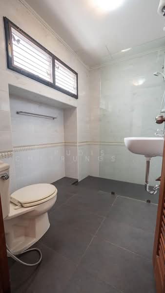 4-Storey Townhome for Rent – Ekkamai, Sukhumvit, Bangkok, Khlong Tan Nua, Watthana, Bangkok, 5 Bedrooms, 350 sqm, Townhouse For Rent, by Pudis Chitrungsakorn, 500499833 - DDproperty.com