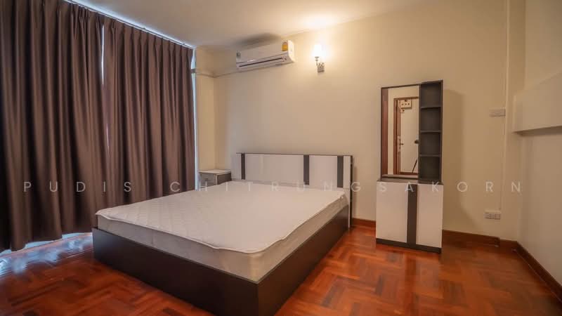 4-Storey Townhome for Rent – Ekkamai, Sukhumvit, Bangkok, Khlong Tan Nua, Watthana, Bangkok, 5 Bedrooms, 350 sqm, Townhouse For Rent, by Pudis Chitrungsakorn, 500499833 - DDproperty.com
