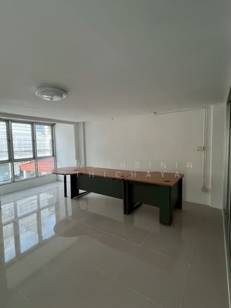 ฮมออฟฟิศ ย่าน Town in Town กรุงเทพฯ, Bangkok, Phlapphla, Wang Thonglang, Bangkok, , 750 sqm, Office Space For Rent, by Chanuthsinin Pothichaya, 500499836 - DDproperty.com