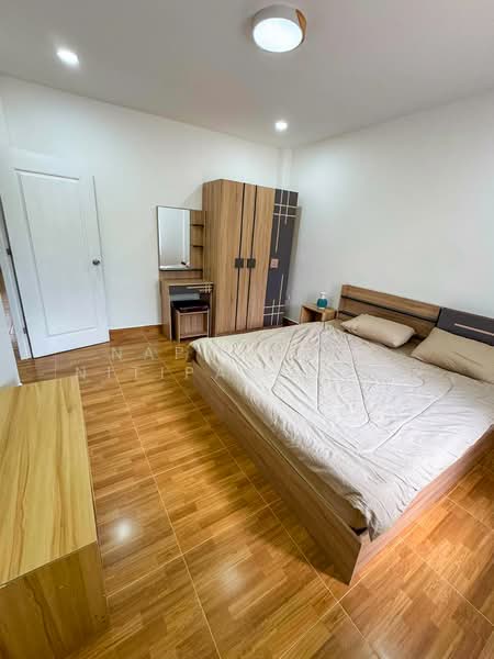 Fully Renovated Detached House – Bang Saray Beachside, Chon Buri (Pattaya), Bang Sa-re, Sattahip, Chon Buri (Pattaya), 3 Bedrooms, 160 sqm, Single Detached House For Sale, by Naphaphat Nitipakpinyo, 500499858 - DDproperty.com