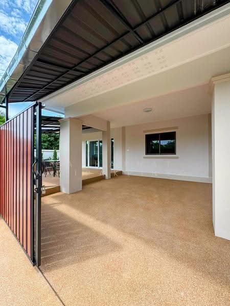 Fully Renovated Detached House – Bang Saray Beachside, Chon Buri (Pattaya), Bang Sa-re, Sattahip, Chon Buri (Pattaya), 3 Bedrooms, 160 sqm, Single Detached House For Sale, by Naphaphat Nitipakpinyo, 500499858 - DDproperty.com
