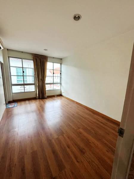 Baan Klang Krung Sathorn-Narathiwas, Bangkok, 599 Nonsi Road, Chong Nonsi, Yan Nawa, Bangkok, 4 Bedrooms, 320 sqm, Townhouse For Rent, by นัฐพงค์ มณีอัครเนตร, 500499866 - DDproperty.com