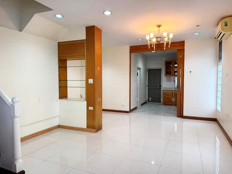Baan Klang Krung Sathorn-Narathiwas, Bangkok, 599 Nonsi Road, Chong Nonsi, Yan Nawa, Bangkok, 4 Bedrooms, 320 sqm, Townhouse For Rent, by นัฐพงค์ มณีอัครเนตร, 500499866 - DDproperty.com