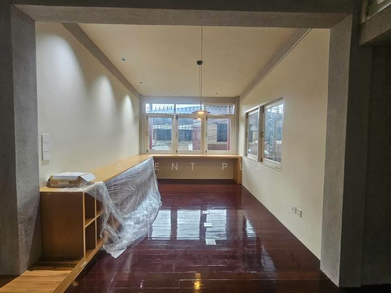 Renovated Detached House in Prime Ekkamai for RENT (SPSP667), Bangkok, เอกมัย10, Khlong Tan Nua, Watthana, Bangkok, 2 Bedrooms, 240 sqm, Single Detached House For Rent, by Agent Pla, 500500077 - DDproperty.com