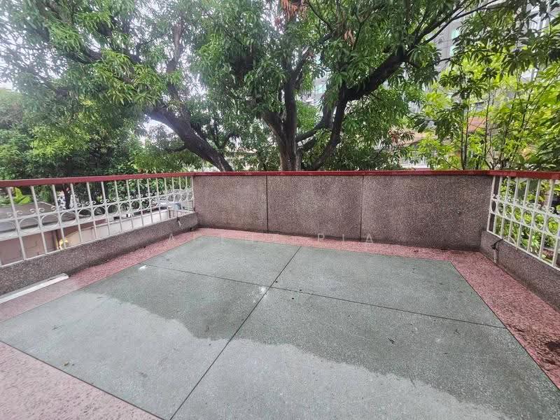 Renovated Detached House in Prime Ekkamai for RENT (SPSP667), Bangkok, เอกมัย10, Khlong Tan Nua, Watthana, Bangkok, 2 Bedrooms, 240 sqm, Single Detached House For Rent, by Agent Pla, 500500077 - DDproperty.com