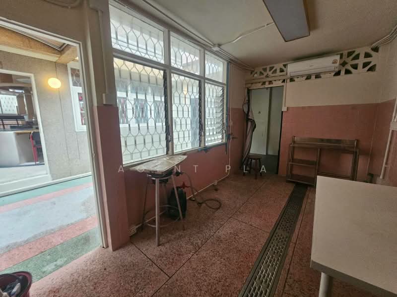Renovated Detached House in Prime Ekkamai for RENT (SPSP667), Bangkok, เอกมัย10, Khlong Tan Nua, Watthana, Bangkok, 2 Bedrooms, 240 sqm, Single Detached House For Rent, by Agent Pla, 500500077 - DDproperty.com