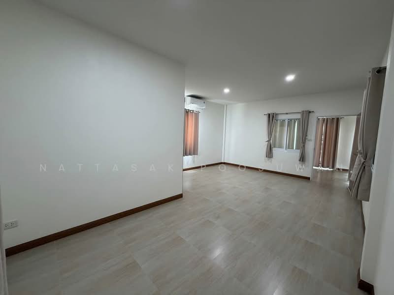 บ้าน 2-ห้องนอน, ชลบุรี, หนองรี, เมืองชลบุรี, ชลบุรี, 200 ตร.ม., บ้านเดี่ยว ขาย, โดย Nattasak Poosuwan, 500500094 - DDproperty.com