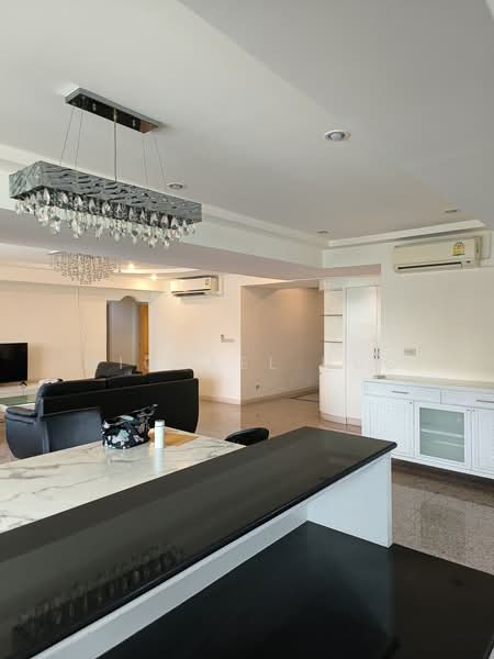 Royal Castle Sukhumvit, Bangkok, 30 Soi Sukhumvit 39, Khlongtoei Nua, Watthana, Bangkok, 3 Bedrooms, 160 sqm, Condo For Rent, by Michael Huo, 500500136 - DDproperty.com
