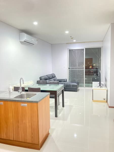 Villa Sathorn, Bangkok, 5 KrungThonBuri Road, Khlong Ton Sai, Khlong San, Bangkok, 1 Bedroom, 55 sqm, Condo For Rent, by Tanapat Sakonsontised, 500500173 - DDproperty.com