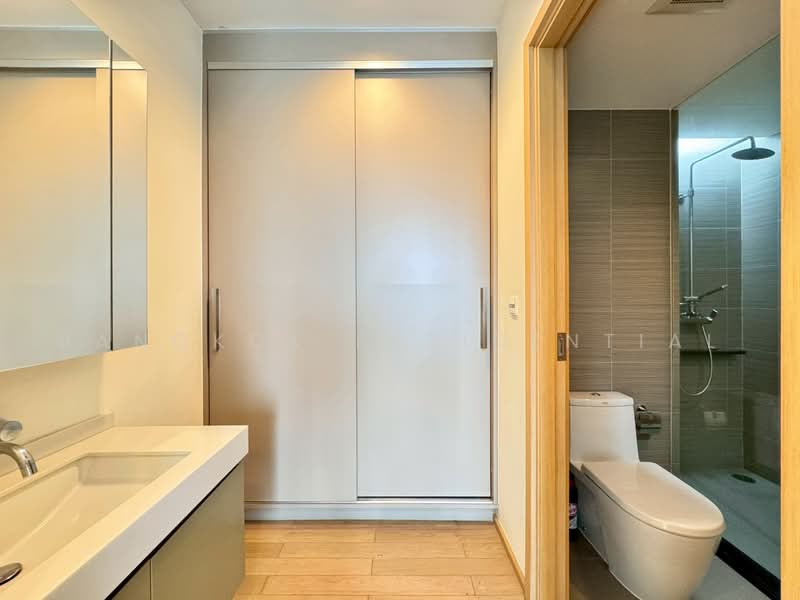 Siri At Sukhumvit, Bangkok, 902 Sukhumvit Road, Phra Kanong, Khlong Toei, Bangkok, 2 Bedrooms, 70 sqm, Condo For Rent, by Bangkok Residential, 500500258 - DDproperty.com