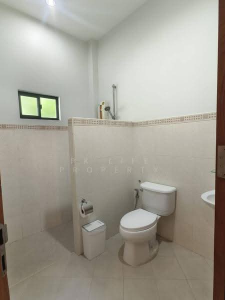 8R0917 House with jacuzzi for rent 3 bedroom 2 bathroom 50,000/month at chalong have fully furnished, Phuket, Chalong, Muang Phuket, Phuket, 3 Bedrooms, 150 sqm, Single Detached House For Rent, by PK LIFE Property, 500500290 - DDproperty.com