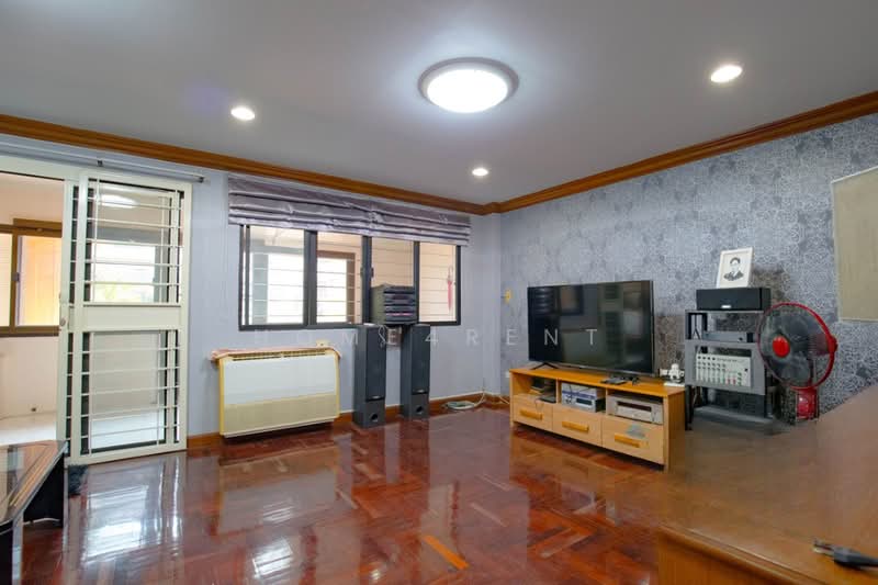 Varathorn Ville Pattanakarn 44, Bangkok, Suan Luang, Bangkok, 5 Bedrooms, 300 sqm, Townhouse For Rent, by Home4rent, 500500291 - DDproperty.com