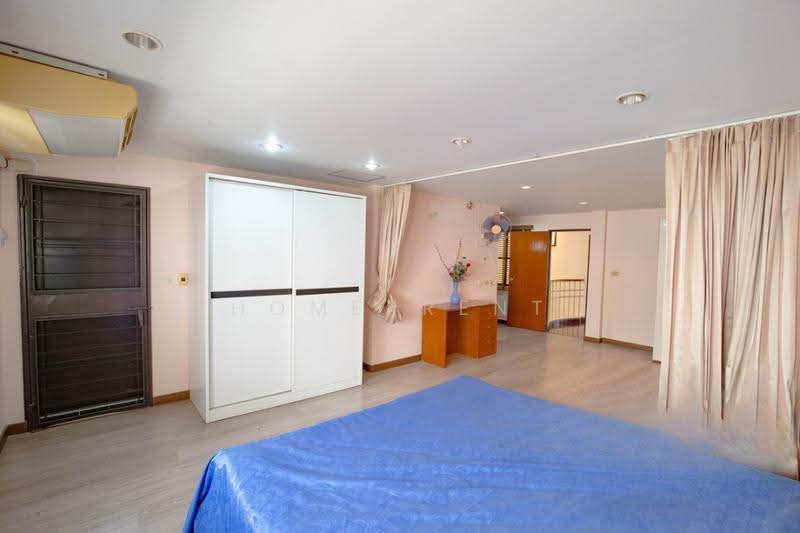 Varathorn Ville Pattanakarn 44, Bangkok, Suan Luang, Bangkok, 5 Bedrooms, 300 sqm, Townhouse For Rent, by Home4rent, 500500291 - DDproperty.com