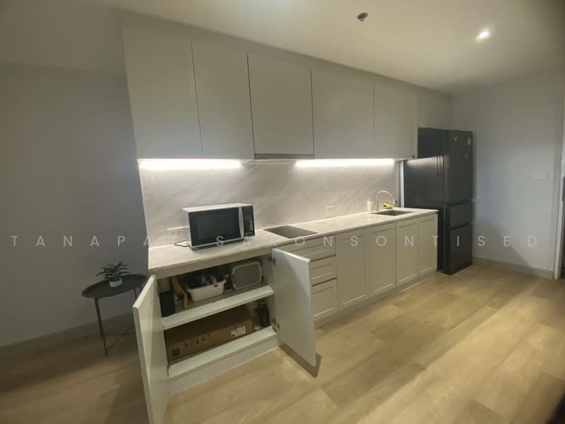 State Tower, Bangkok, 1055 Silom Road, Silom, Bang Rak, Bangkok, 2 Bedrooms, 111 sqm, Condo For Rent, by Tanapat Sakonsontised, 500500299 - DDproperty.com