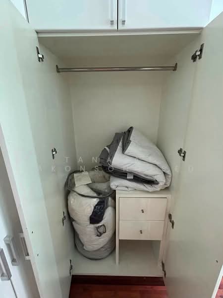 Sky Walk Residences, Bangkok, 1599 Sukhumvit Road, Phra Kanong Nua, Watthana, Bangkok, 1 Bedroom, 50 sqm, Condo For Rent, by Tanapat Sakonsontised, 500500316 - DDproperty.com