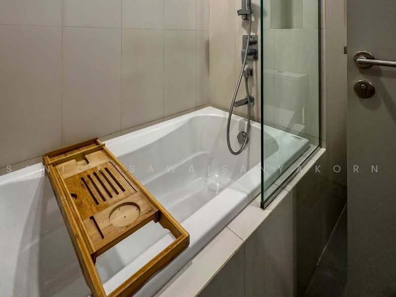 Oka Haus Sukhumvit 36, Bangkok, 3399 Rama 4 Road, Khong Tan, Khlong Toei, Bangkok, 1 Bedroom, 35 sqm, Condo For Rent, by Sanick Sawaisanyakorn, 500500449 - DDproperty.com