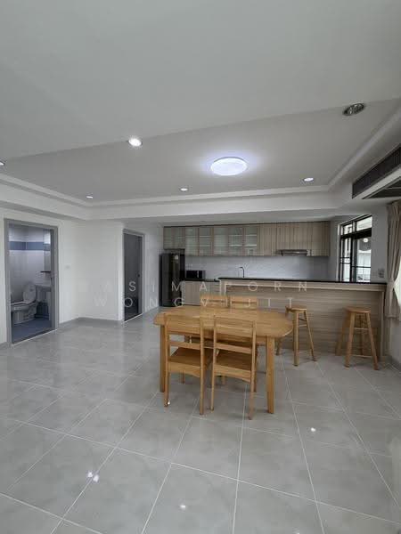 Royal Castle Sukhumvit, Bangkok, 30 Soi Sukhumvit 39, Khlongtoei Nua, Watthana, Bangkok, 3 Bedrooms, 150 sqm, Condo For Rent, by Sasimaporn Wongvijit, 500500477 - DDproperty.com