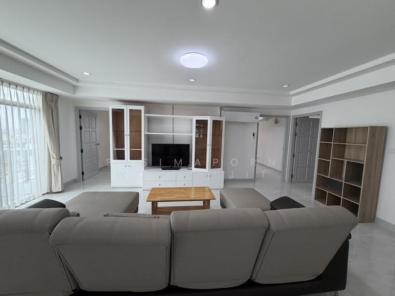 Royal Castle Sukhumvit, Bangkok, 30 Soi Sukhumvit 39, Khlongtoei Nua, Watthana, Bangkok, 3 Bedrooms, 150 sqm, Condo For Rent, by Sasimaporn Wongvijit, 500500477 - DDproperty.com