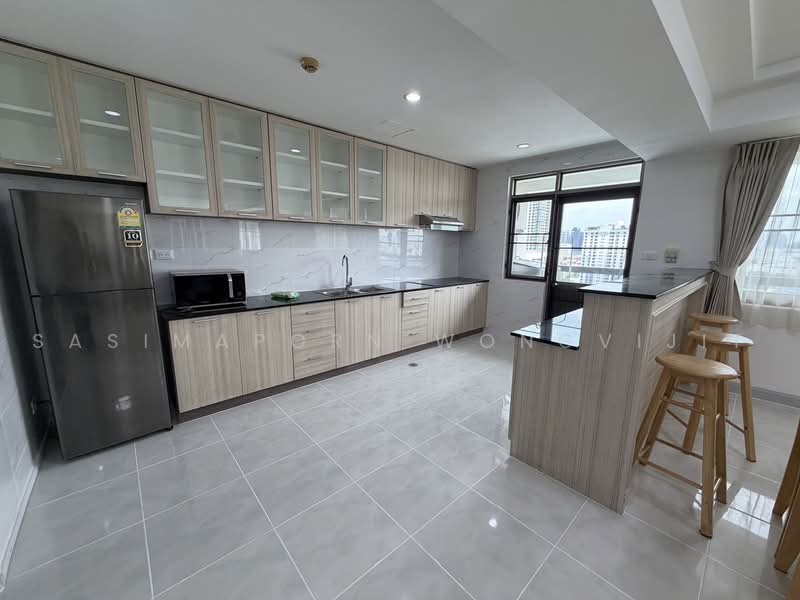 Royal Castle Sukhumvit, Bangkok, 30 Soi Sukhumvit 39, Khlongtoei Nua, Watthana, Bangkok, 3 Bedrooms, 150 sqm, Condo For Rent, by Sasimaporn Wongvijit, 500500477 - DDproperty.com