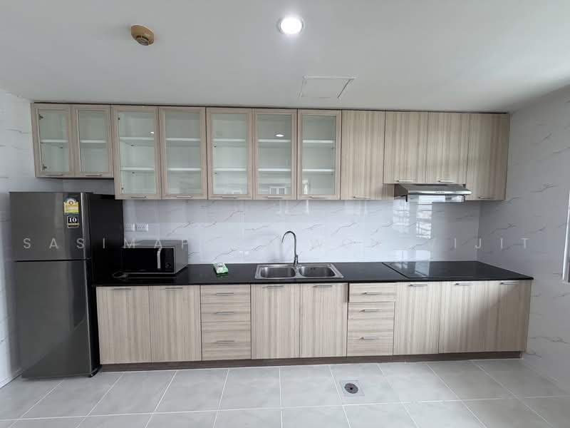 Royal Castle Sukhumvit, Bangkok, 30 Soi Sukhumvit 39, Khlongtoei Nua, Watthana, Bangkok, 3 Bedrooms, 150 sqm, Condo For Rent, by Sasimaporn Wongvijit, 500500477 - DDproperty.com