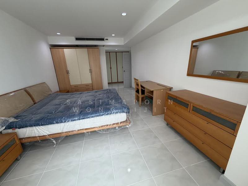 Royal Castle Sukhumvit, Bangkok, 30 Soi Sukhumvit 39, Khlongtoei Nua, Watthana, Bangkok, 3 Bedrooms, 150 sqm, Condo For Rent, by Sasimaporn Wongvijit, 500500477 - DDproperty.com
