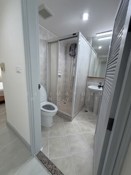 Royal Castle Sukhumvit, Bangkok, 30 Soi Sukhumvit 39, Khlongtoei Nua, Watthana, Bangkok, 3 Bedrooms, 150 sqm, Condo For Rent, by Sasimaporn Wongvijit, 500500477 - DDproperty.com