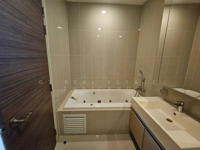 Q Asoke, Bangkok, 1678 Petchaburi Road, Makkasan, Ratchathewi, Bangkok, 2 Bedrooms, 69 sqm, Condo For Rent, by GT Real Estate Thailand, 500500479 - DDproperty.com