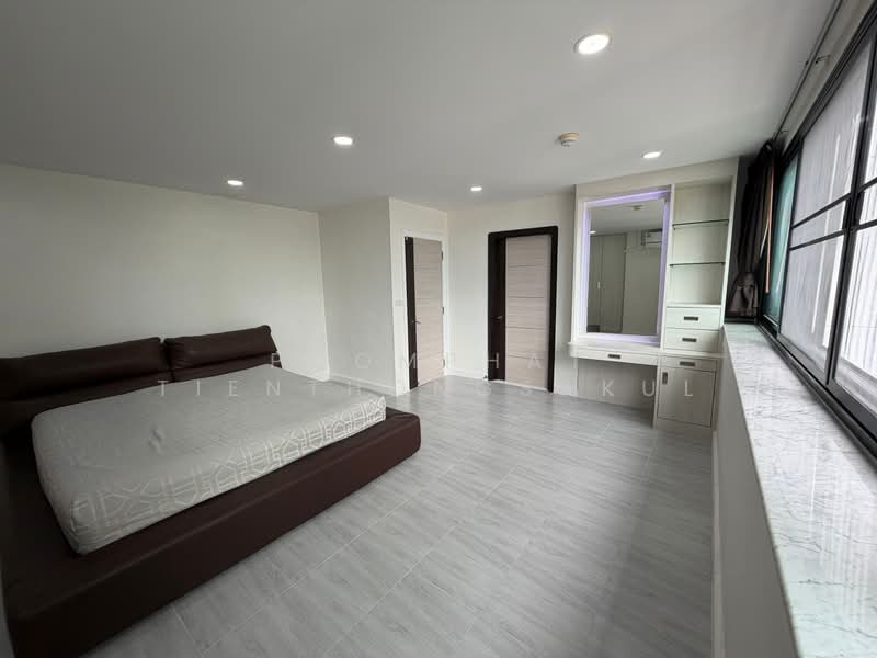 President Park Sukhumvit 24, Bangkok, 99 Sukhumvit 24 Alley, Khlongtoei Nua, Watthana, Bangkok, 3 Bedrooms, 223 sqm, Condo For Sale, by Poomphat Tienthongsakul, 500500542 - DDproperty.com
