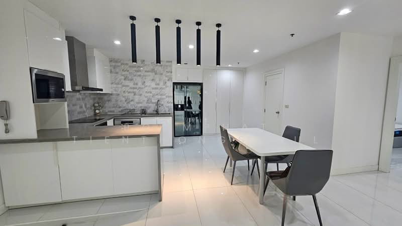 Crystal Garden, Bangkok, 217 Sukhumvit 4 Alley, Khlong Toei, Bangkok, 2 Bedrooms, 220 sqm, Condo For Sale, by Poomphat Tienthongsakul, 500500545 - DDproperty.com