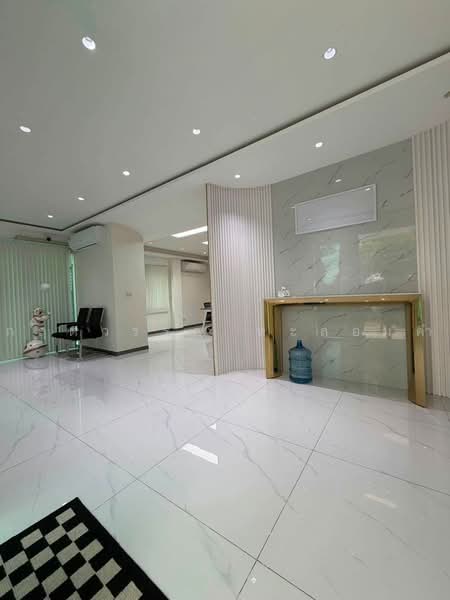 B-Square Rama 9 - Mengjai, Bangkok, Soi Sahakanpramoon, Wang Thonglang, Bangkok, 4 Bedrooms, 500 sqm, Townhouse For Rent, by กฤตวรรณ ทะลอมคำ, 500500579 - DDproperty.com